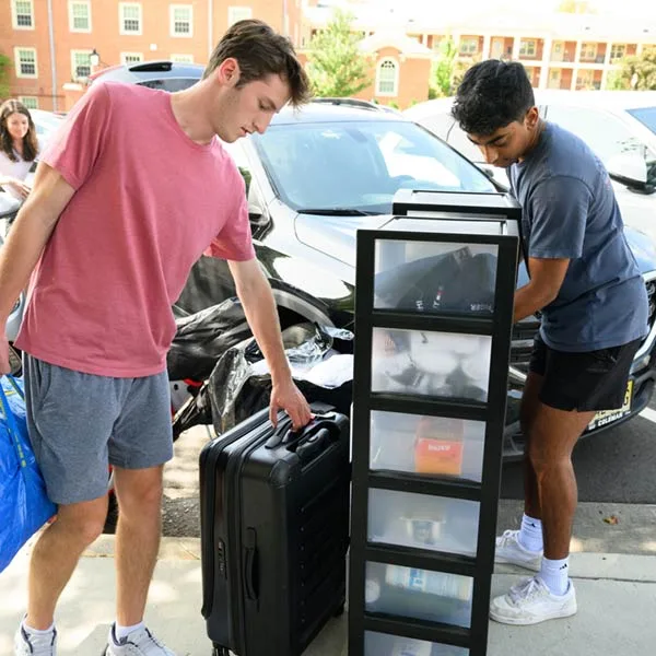 Students move into their residence halls on Move-In Day.